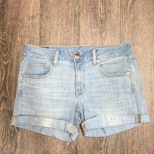 🍍American Eagle Outfitters Midi Light Jean Shorts